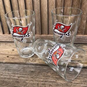 Tampa Bay Buccaneer Pint Glasses with Emblems and Etching